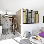 Festival Films Center, With 2 Bedrooms And Balcony Cannes