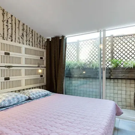 Festival Films Center, With 2 Bedrooms And Balcony * Cannes