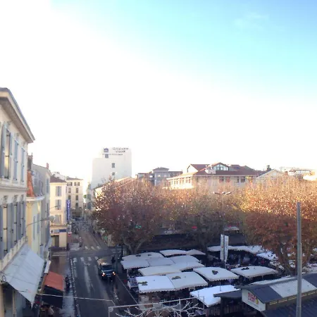 Festival Films Center, With 2 Bedrooms And Balcony Lägenhet *
